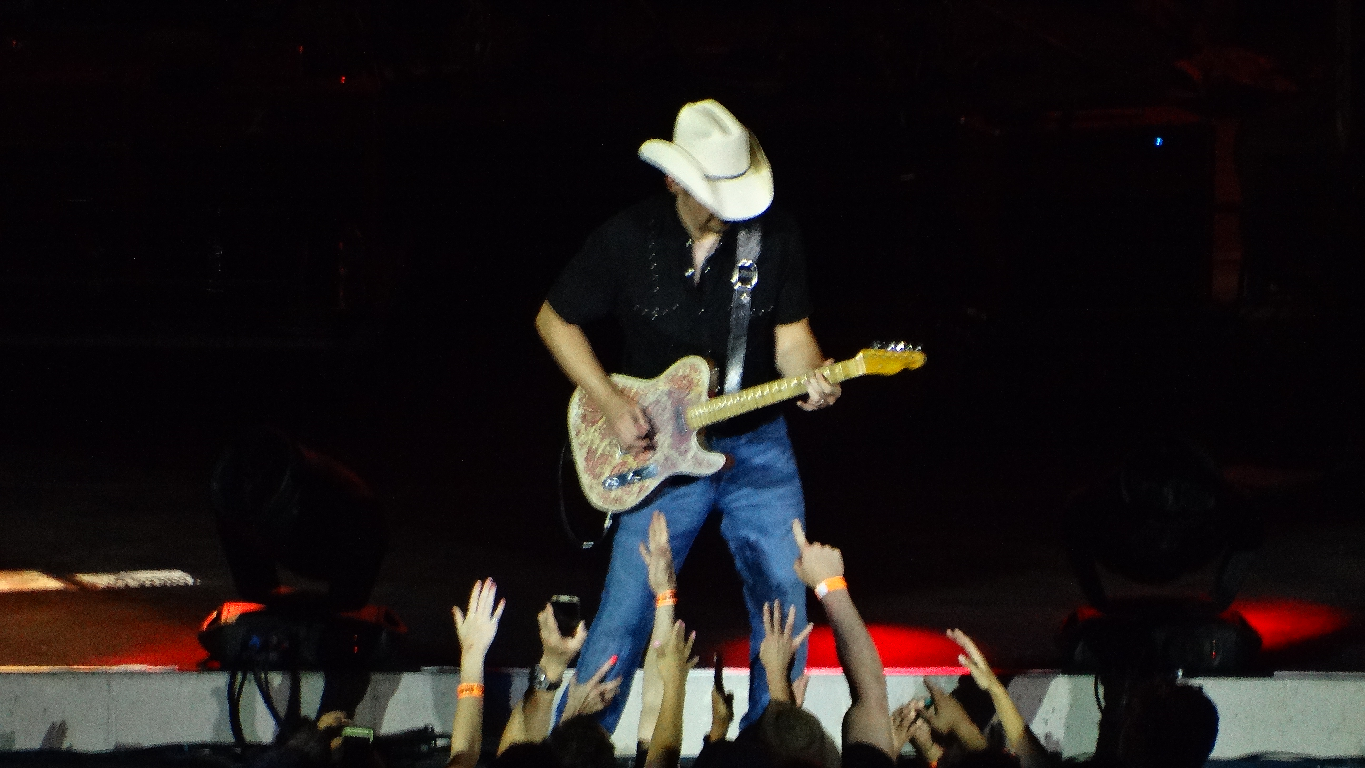 BradPaisley2014-06-01TheAmphitheaterAtKansasCityMO (18).JPG